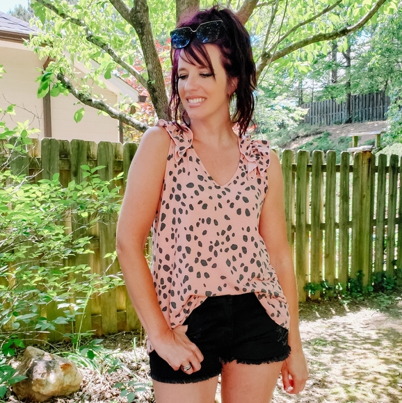 Spotted ruffle shoulder tank - Picture 5 of 5